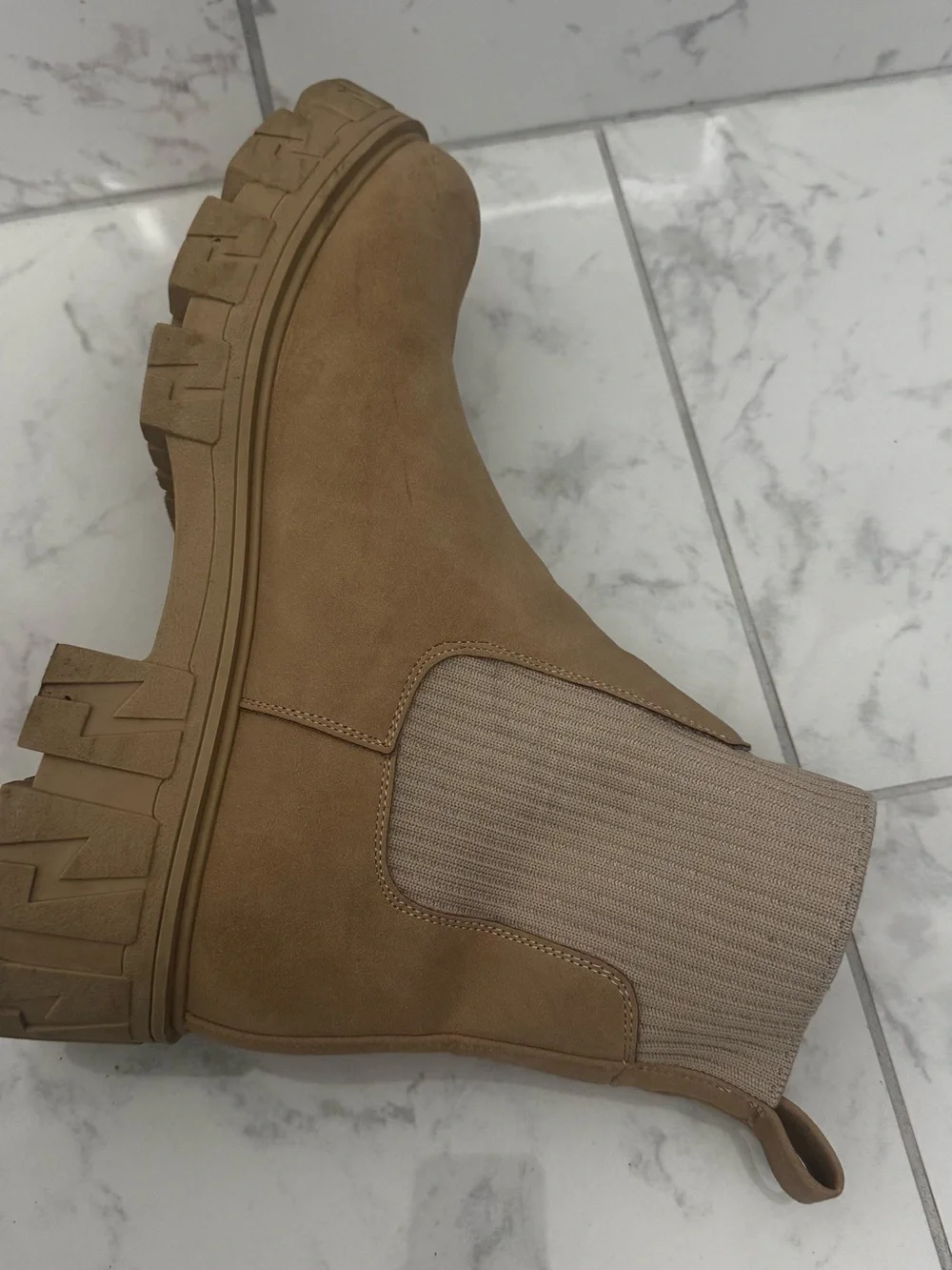 Women’s Tan Chelsea Lug Sole Ankle Booties